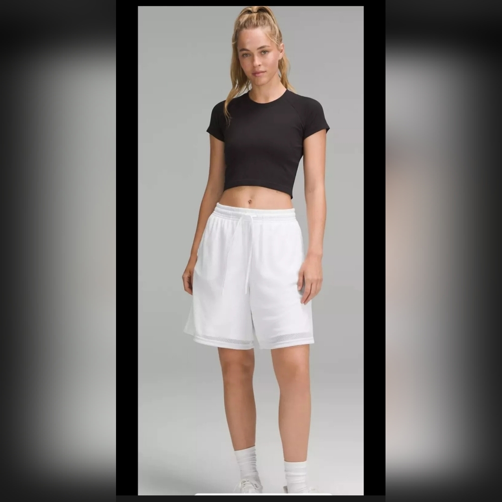 Lululemon FIRE! NWT! Relaxed-Fit Training Short 8" in White. Sz 4. R2S! - Picture 2 of 15